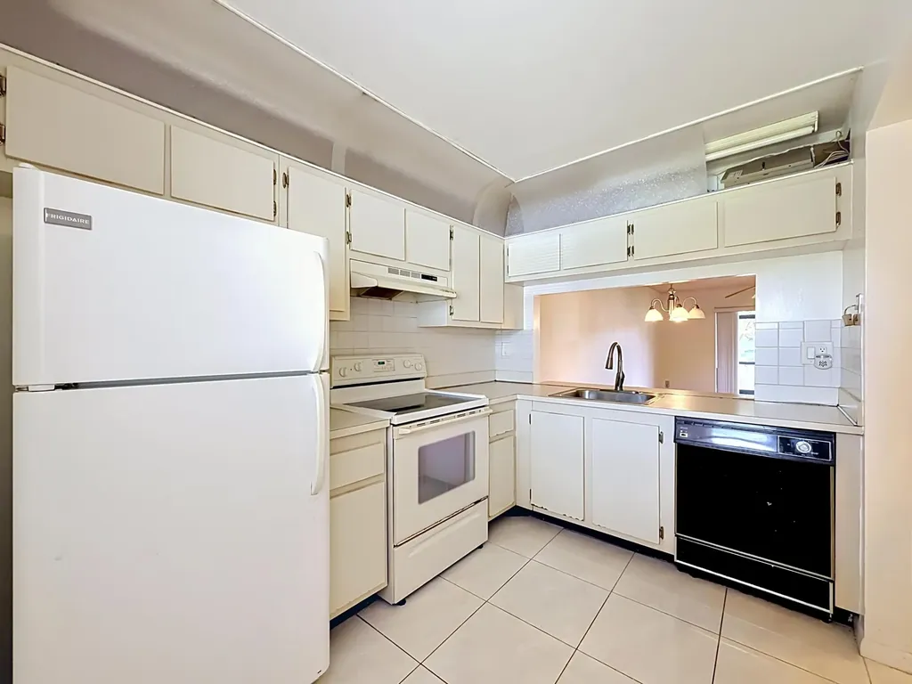 1065 NW 106th Terrace Pembroke Pines FL 33026