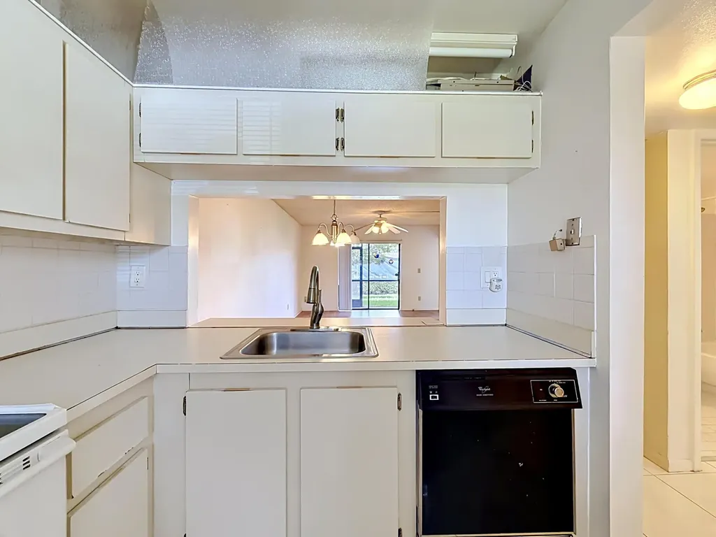 1065 NW 106th Terrace Pembroke Pines FL 33026