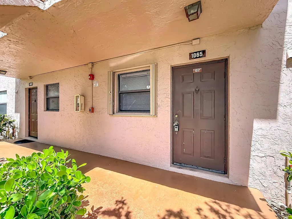 1065 NW 106th Terrace Pembroke Pines FL 33026