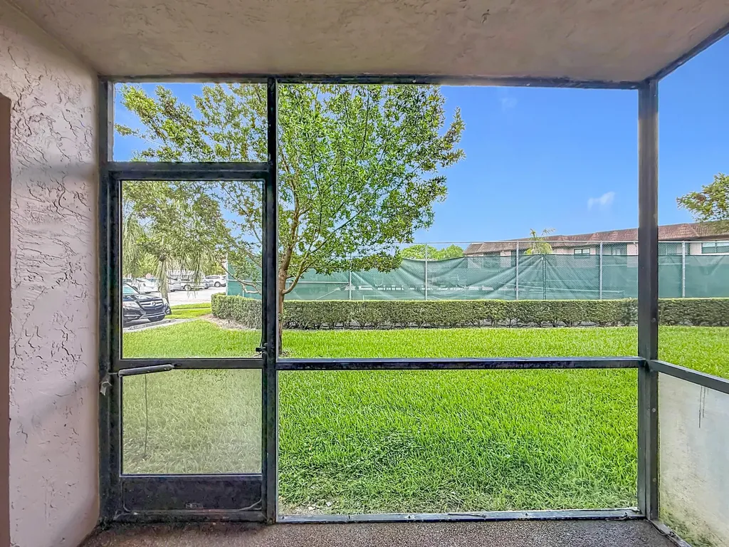 1065 NW 106th Terrace Pembroke Pines FL 33026