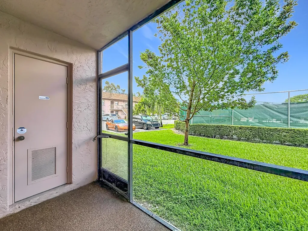 1065 NW 106th Terrace Pembroke Pines FL 33026
