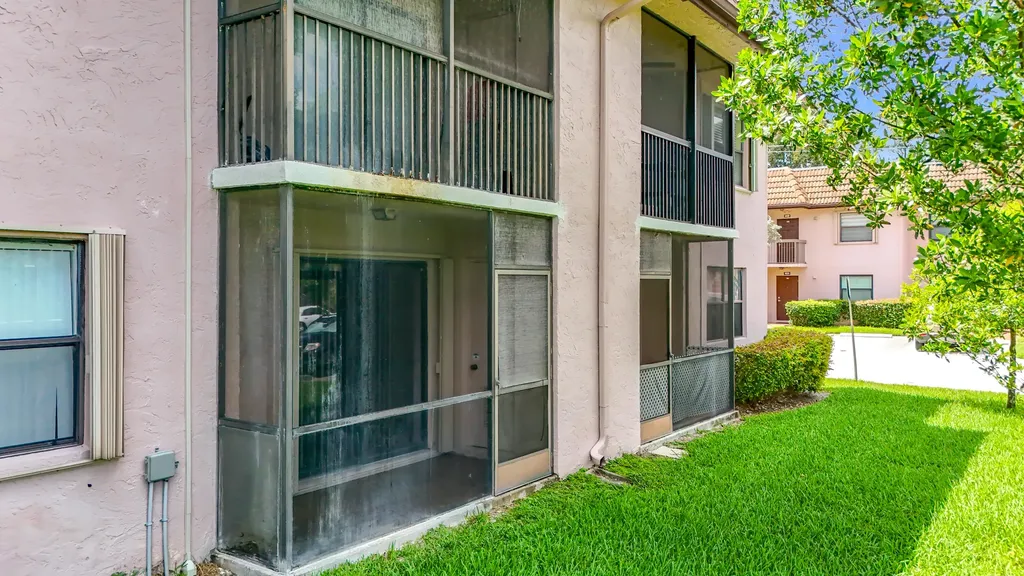 1065 NW 106th Terrace Pembroke Pines FL 33026