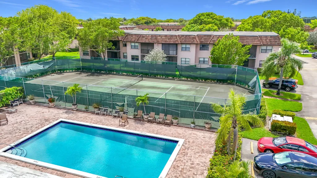 1065 NW 106th Terrace Pembroke Pines FL 33026