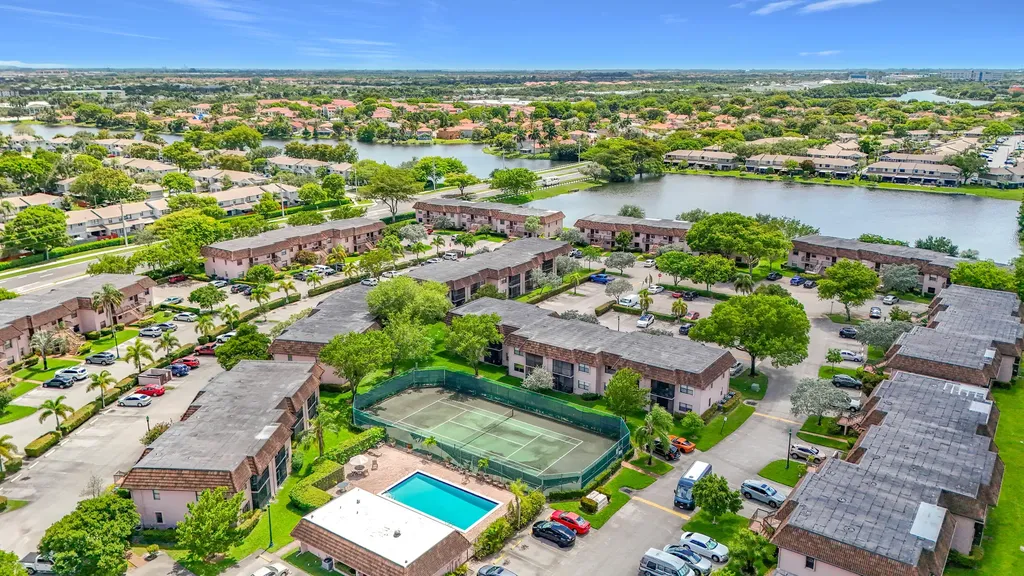 1065 NW 106th Terrace Pembroke Pines FL 33026