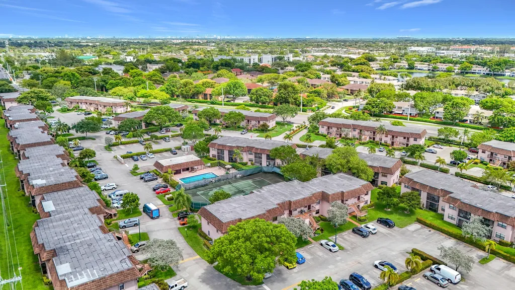 1065 NW 106th Terrace Pembroke Pines FL 33026