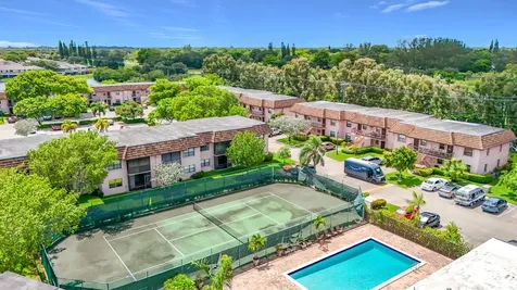 1065 NW 106th Terrace Pembroke Pines FL 33026