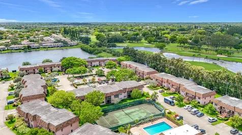 1065 NW 106th Terrace Pembroke Pines FL 33026