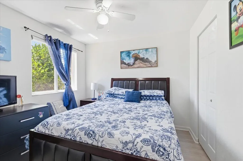 1340 SW 53rd Avenue North Lauderdale FL 33068