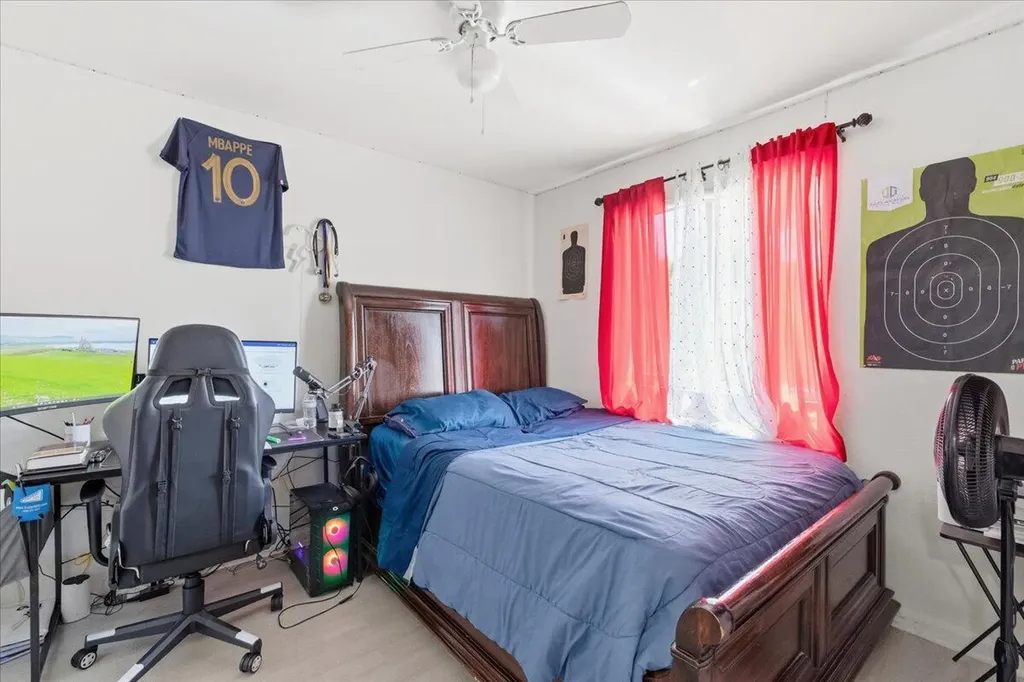 1340 SW 53rd Avenue North Lauderdale FL 33068