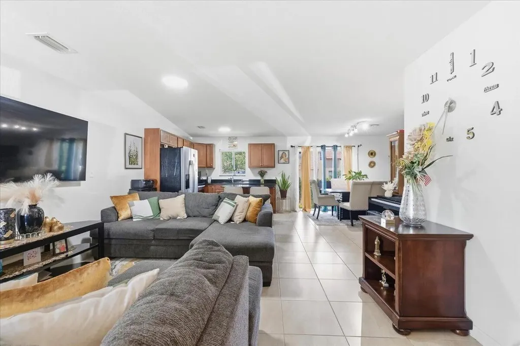 1340 SW 53rd Avenue North Lauderdale FL 33068