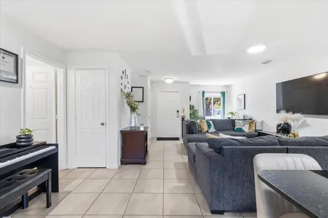 1340 SW 53rd Avenue North Lauderdale FL 33068