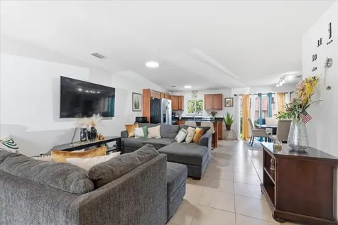 1340 SW 53rd Avenue North Lauderdale FL 33068