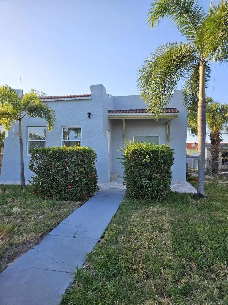717 Selkirk Street West Palm Beach FL 33405