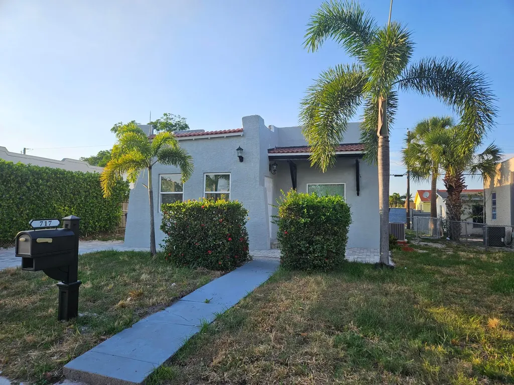 717 Selkirk Street West Palm Beach FL 33405