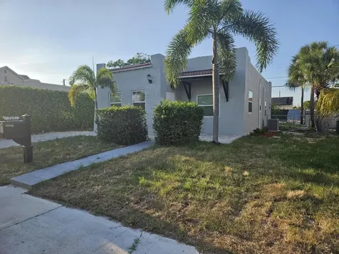 717 Selkirk Street West Palm Beach FL 33405