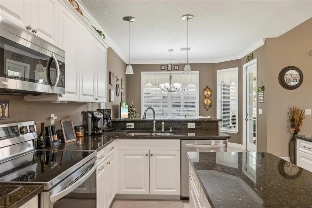 5828 Pine Ridge Circle Vero Beach FL 32967