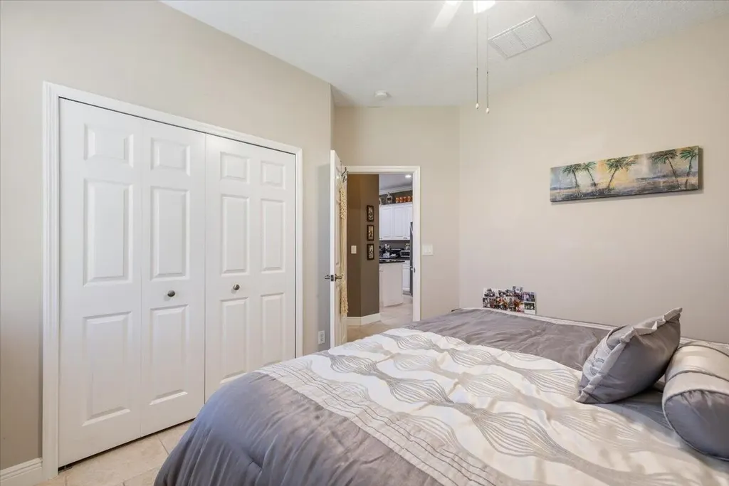 5828 Pine Ridge Circle Vero Beach FL 32967