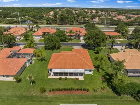 5828 Pine Ridge Circle Vero Beach FL 32967