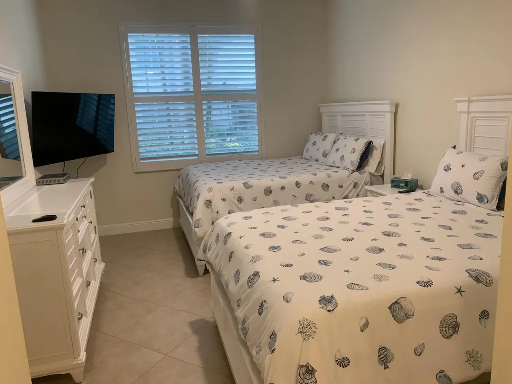 806 E Windward Way Lantana FL 33462