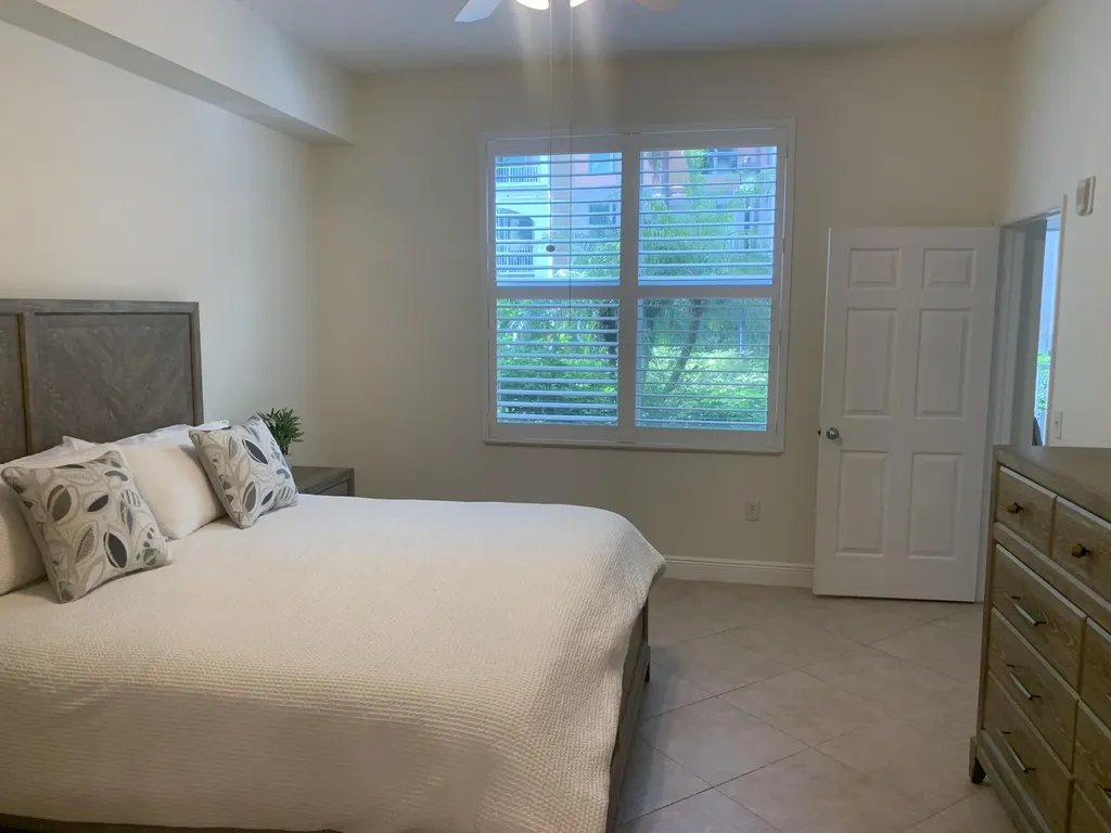 806 E Windward Way Lantana FL 33462