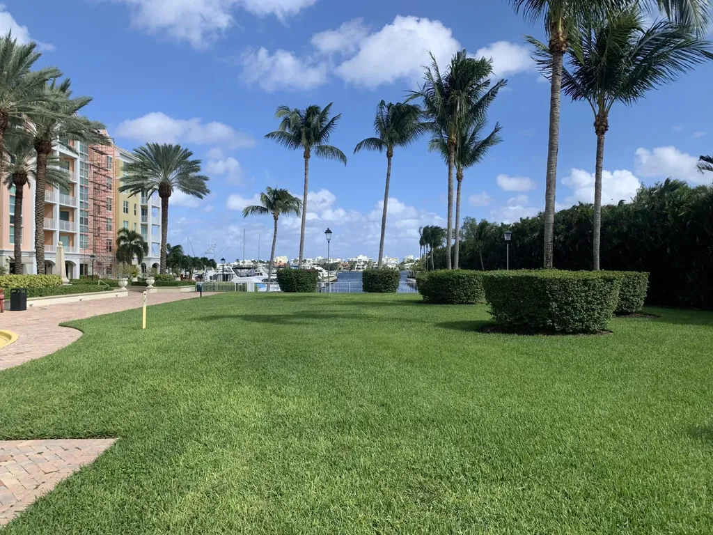 806 E Windward Way Lantana FL 33462