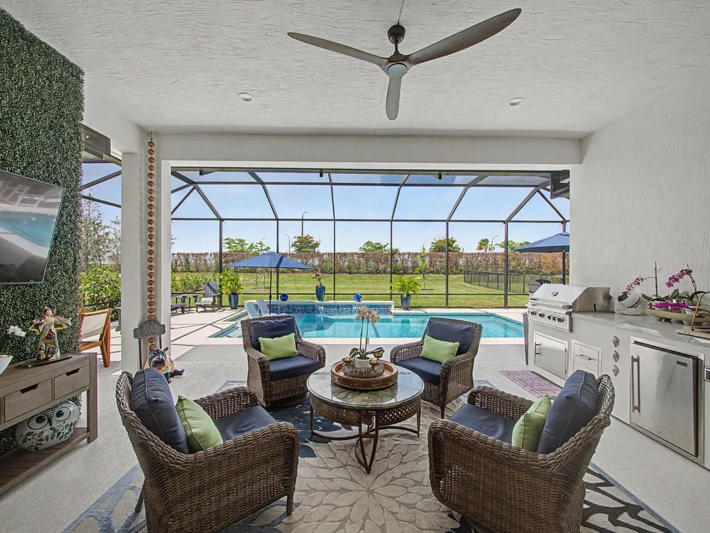 9483 SW Pinnacle Place N Port St Lucie FL 34987