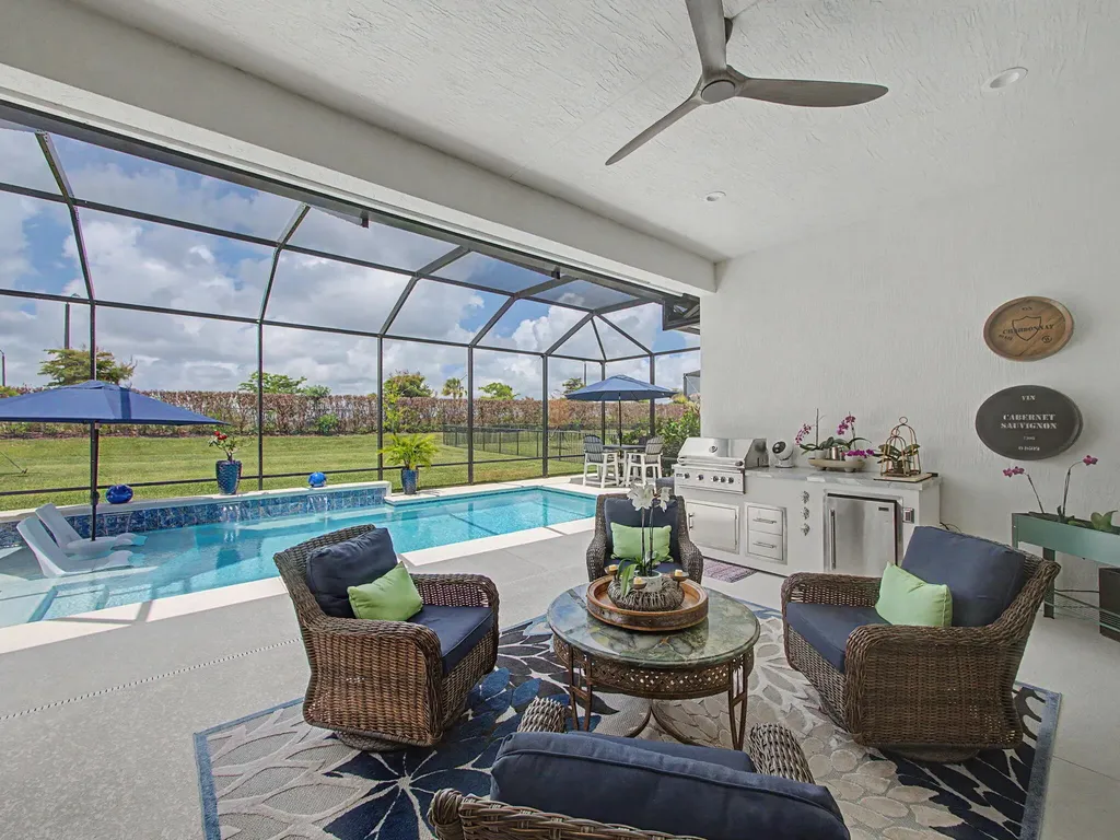 9483 SW Pinnacle Place N Port St Lucie FL 34987