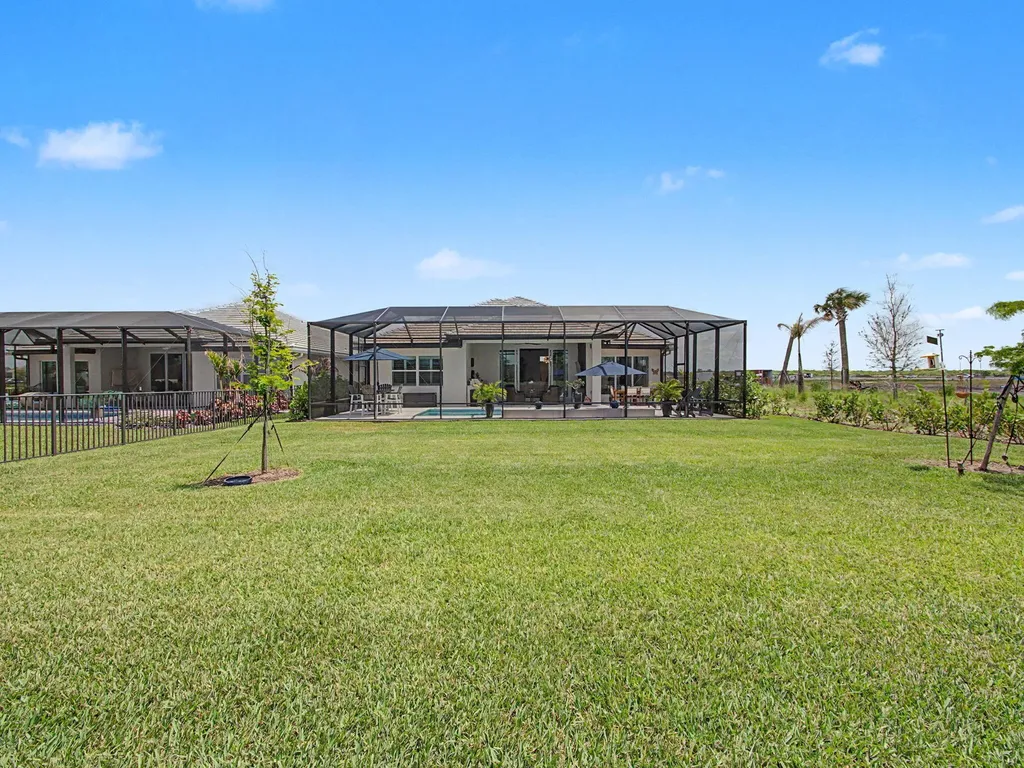 9483 SW Pinnacle Place N Port St Lucie FL 34987