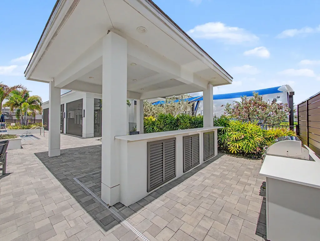 9483 SW Pinnacle Place N Port St Lucie FL 34987