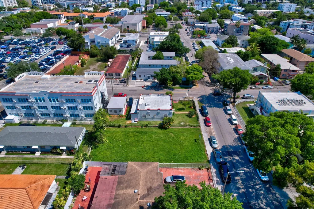 512 SW 6th Avenue Miami FL 33130
