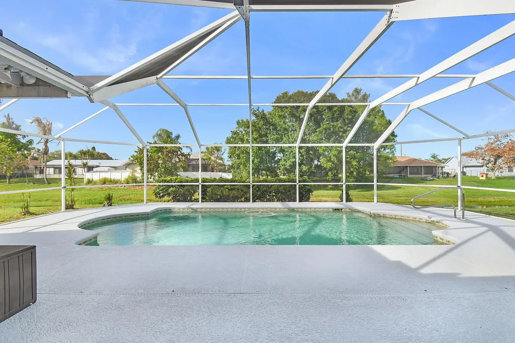 3087 SE Galt Circle Port St Lucie FL 34984