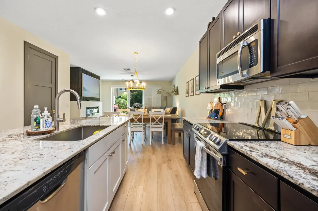 680 SW Glen Crest Way Stuart FL 34997
