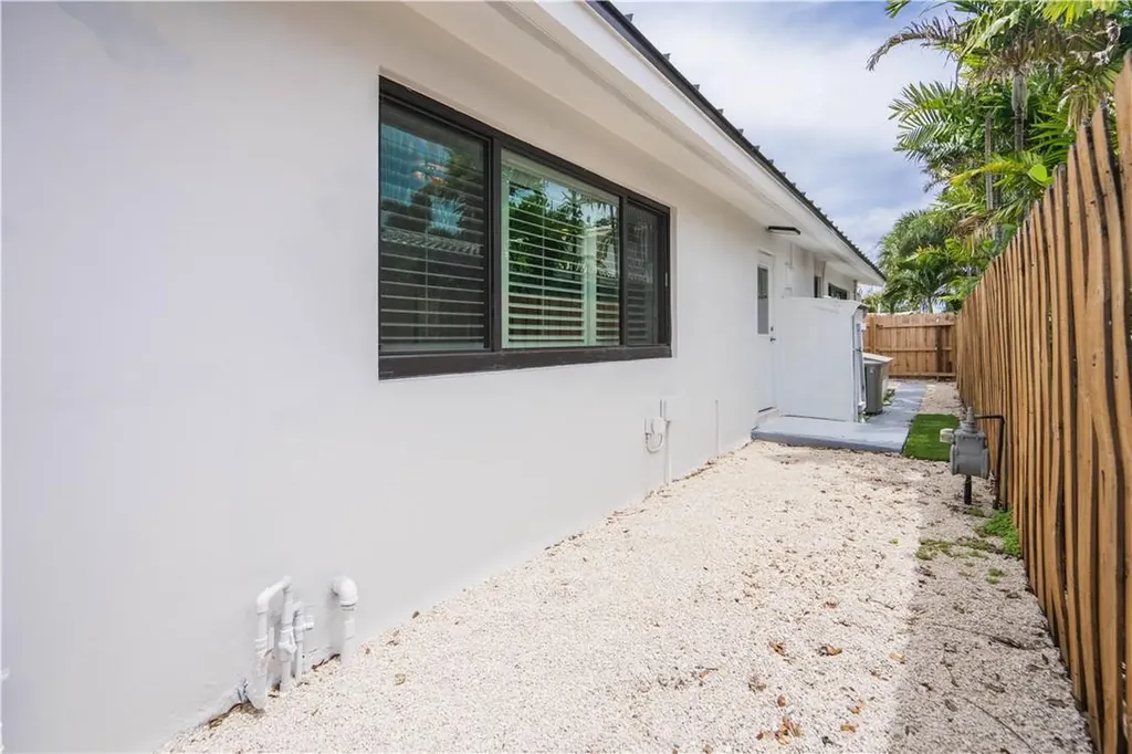 240 NE 25th Avenue Pompano Beach FL 33062