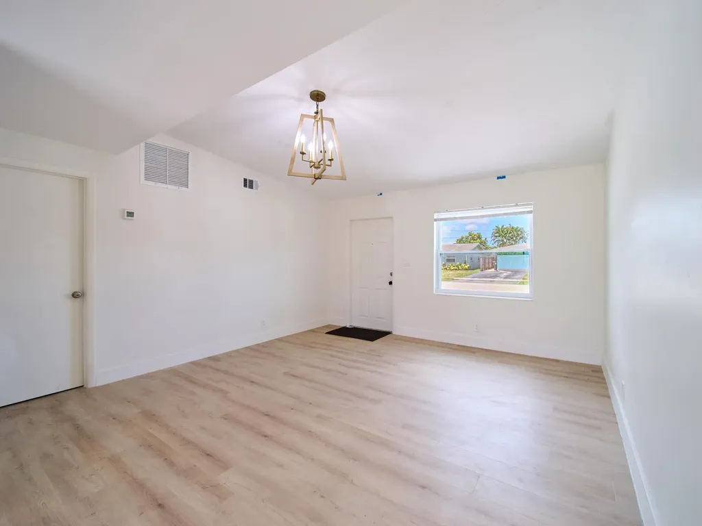 3686 Gull Road Palm Beach Gardens FL 33410