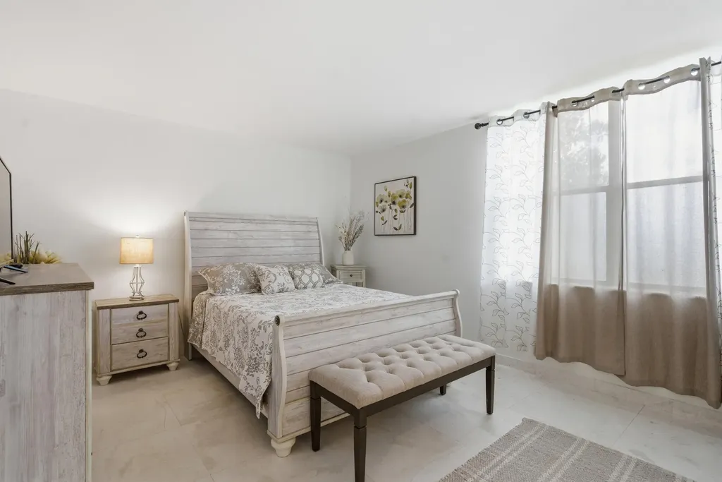 825 Egret Circle Delray Beach FL 33444