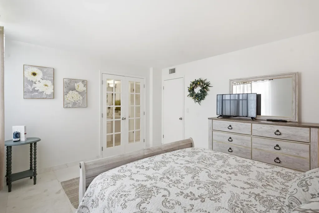 825 Egret Circle Delray Beach FL 33444