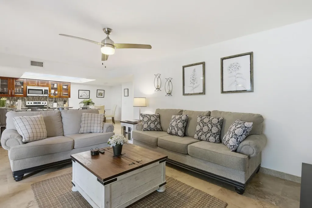 825 Egret Circle Delray Beach FL 33444