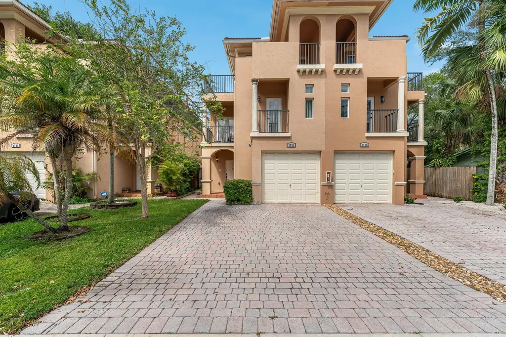 1721 SW 23rd Street Fort Lauderdale FL 33315