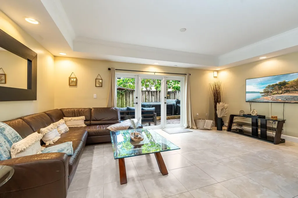 1721 SW 23rd Street Fort Lauderdale FL 33315