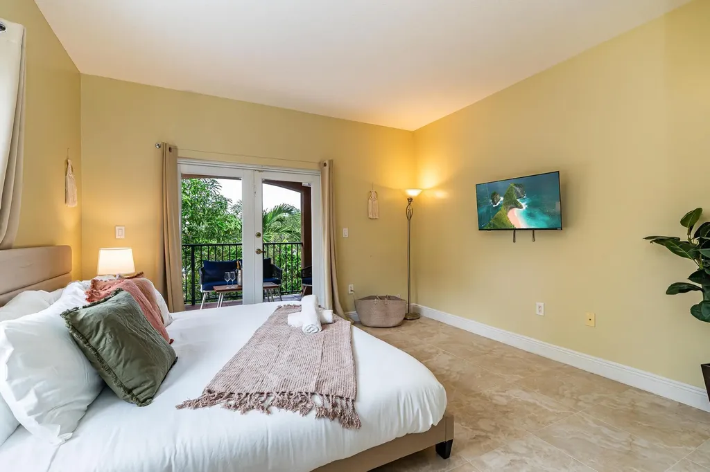1721 SW 23rd Street Fort Lauderdale FL 33315