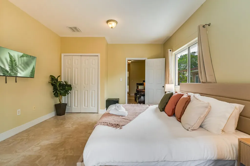 1721 SW 23rd Street Fort Lauderdale FL 33315