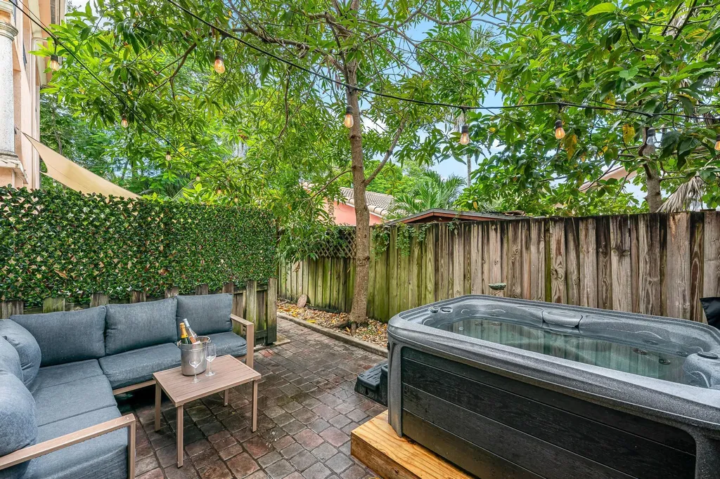 1721 SW 23rd Street Fort Lauderdale FL 33315