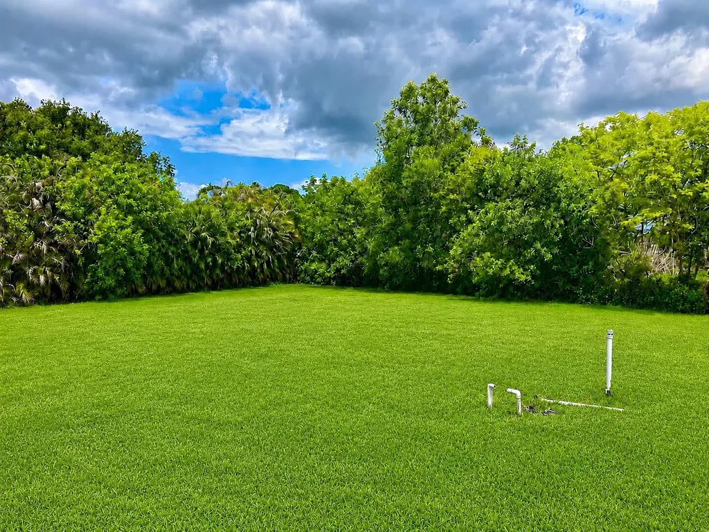 18633 N 92nd Lane Lane N The Acreage FL 33470
