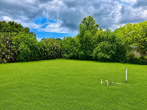 18633 N 92nd Lane Lane N The Acreage FL 33470