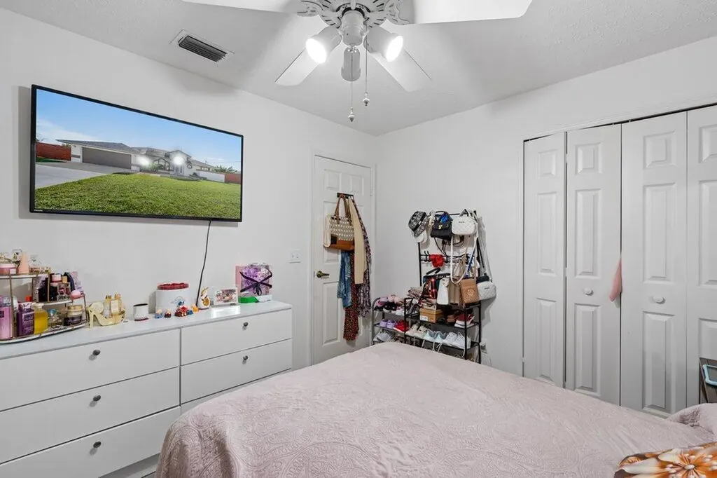 434 SW Jeanne Avenue Port St Lucie FL 34953