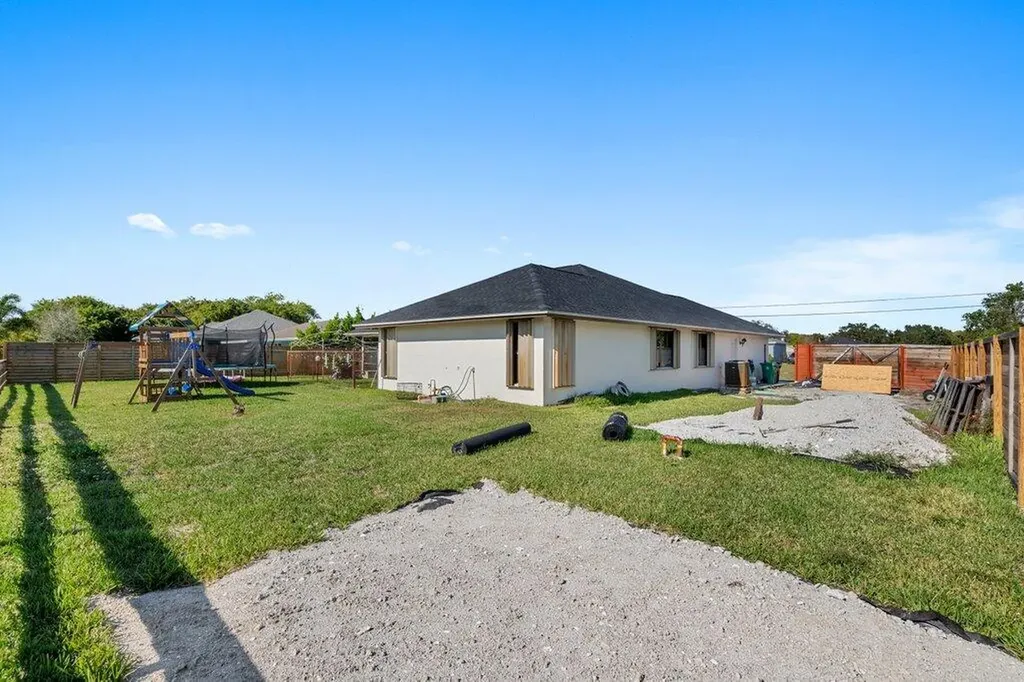 434 SW Jeanne Avenue Port St Lucie FL 34953