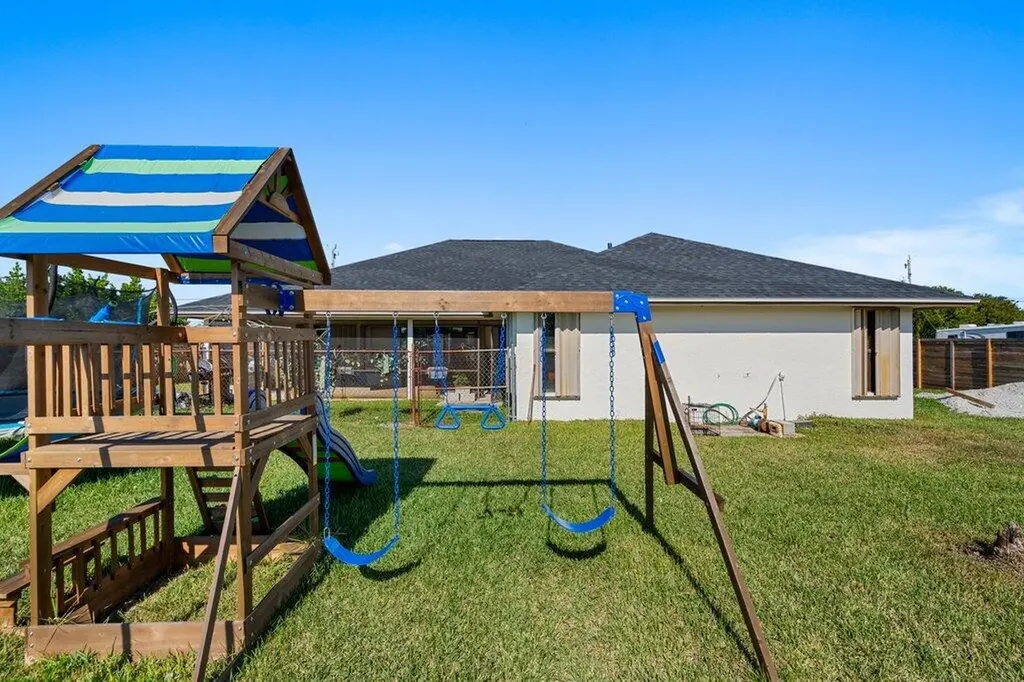 434 SW Jeanne Avenue Port St Lucie FL 34953