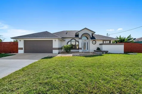 434 SW Jeanne Avenue Port St Lucie FL 34953