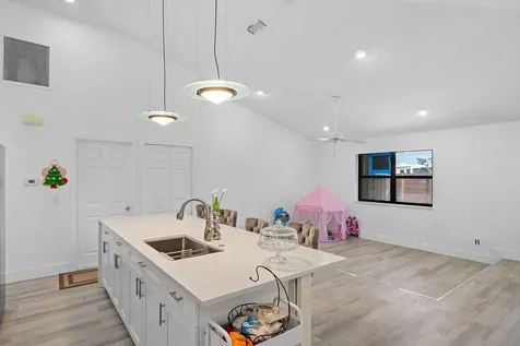 434 SW Jeanne Avenue Port St Lucie FL 34953