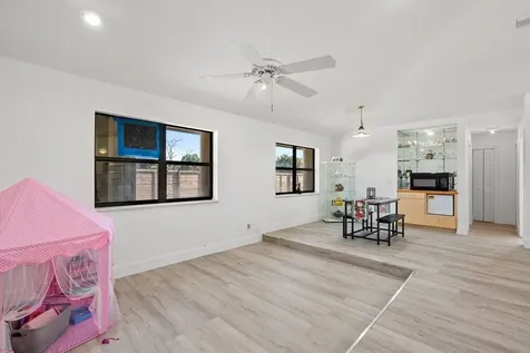 434 SW Jeanne Avenue Port St Lucie FL 34953